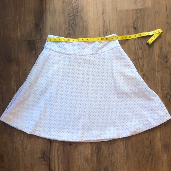 Alfred Sung white eyelet above the knee A line cotton lined tennis flared skirt - Picture 7 of 7